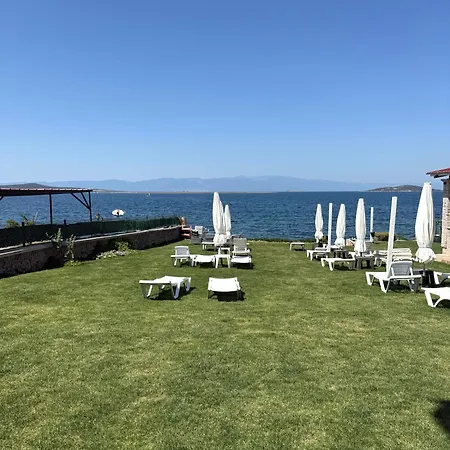 Cunda Sea-view Stone & Private Bed & Breakfast 3*