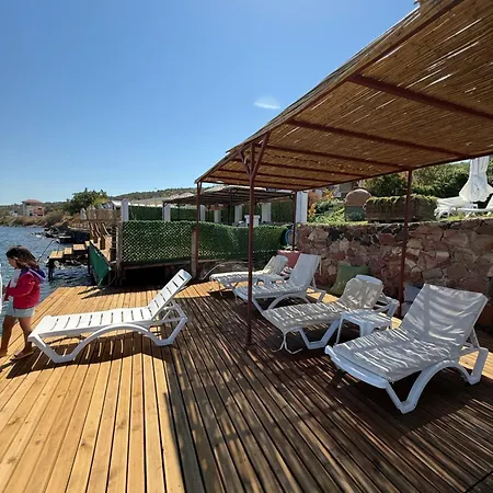 Cunda Sea-view Stone & Private Bed & Breakfast