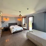 Esin Cunda 3*