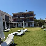 Esin Cunda Oda ve Kahvaltı 3*