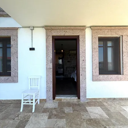 Cunda Sea-view Stone & Private Bed & Breakfast 3*