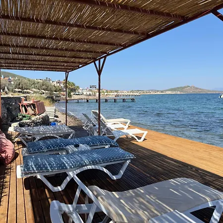 Cunda Sea-view Stone & Private Bed & Breakfast