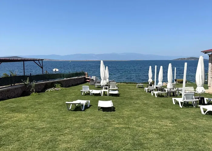 Cunda Sea-view Stone & Private Oda ve Kahvaltı 3*