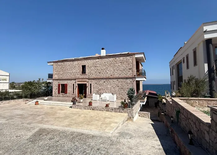 Oda ve Kahvaltı Cunda Sea-view Stone & Private